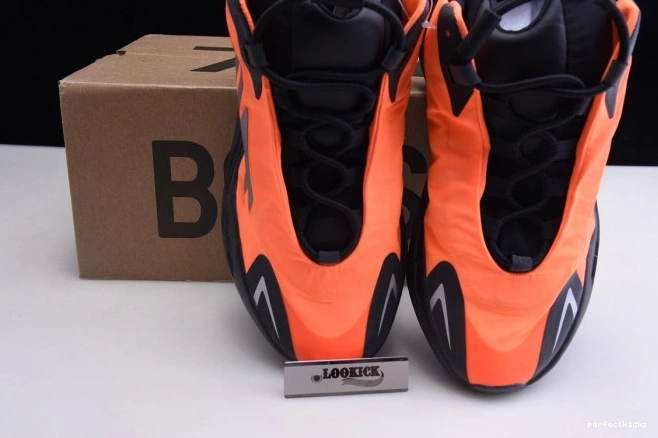 MNVN Yeezy Orange 700 FV3258 Adidas Boost 0722